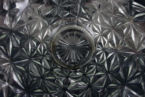 Clear Contemporary Glass Serving Bowl Flutter Edge Geometric Pattern