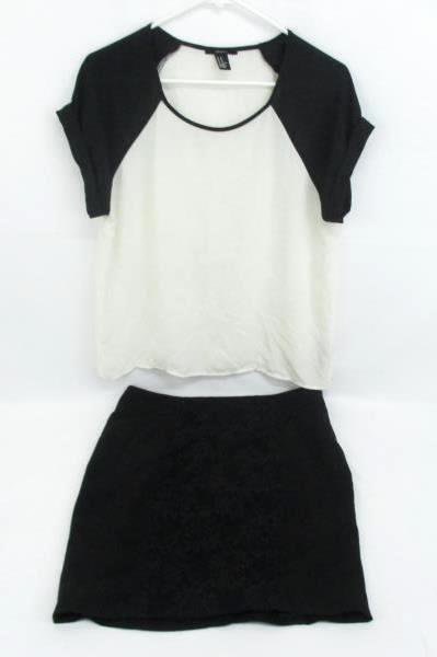 Women's Career Business Outfit Romy Black Pencil Skirt Forever 21 Blouse M