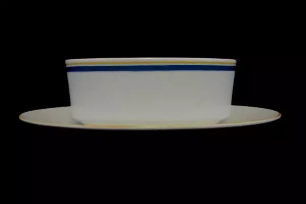 Villeroy & Boch China Carrousel Blue Gold Bands Gravy Boat Attached Underplate